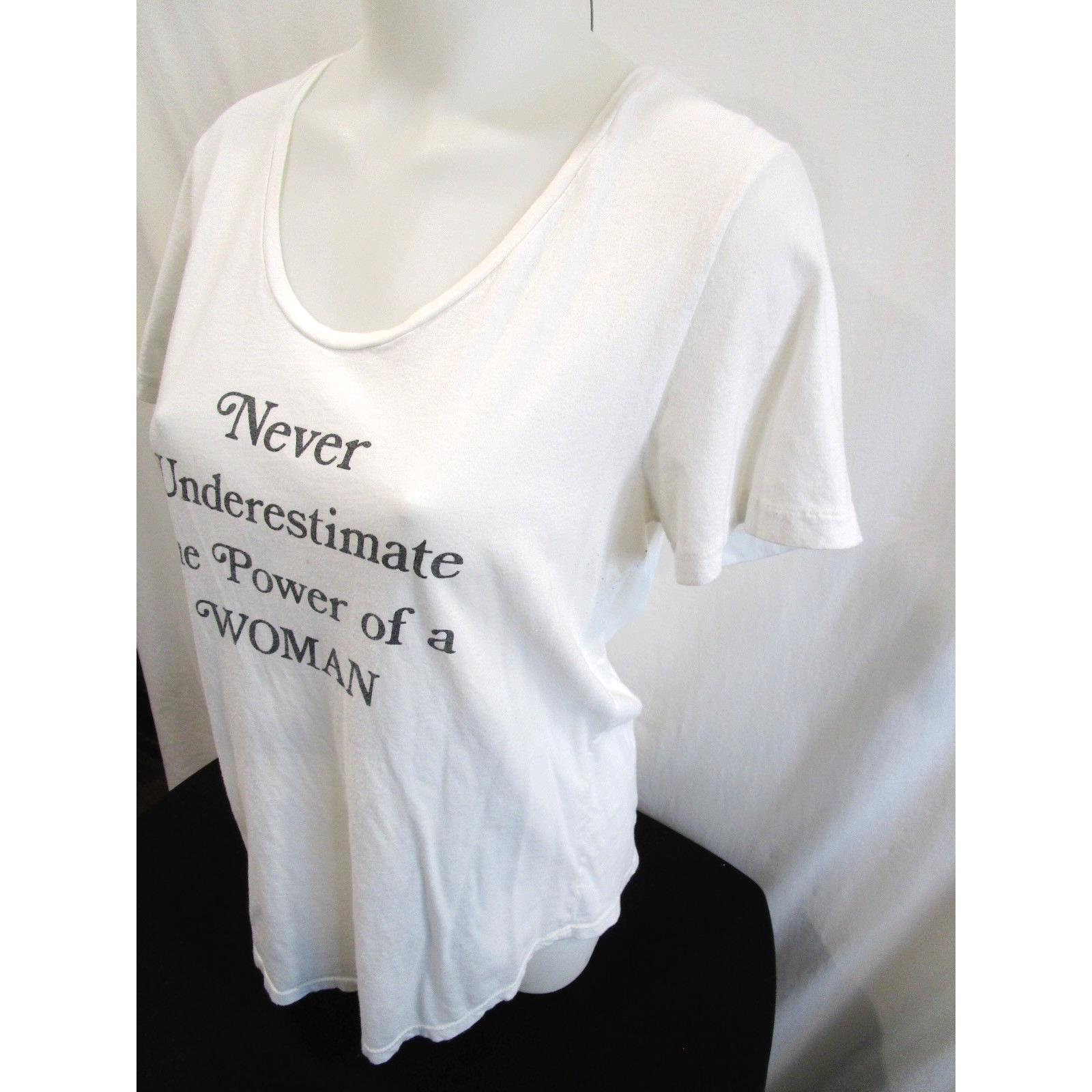 The Bee & The Fox "Never Underestimate The Power Of A Woman" T Shirt Women L — image 4 of 8